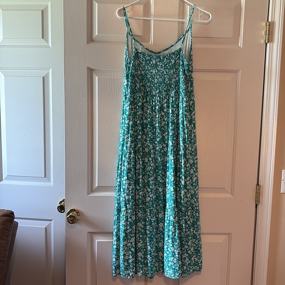 Green with White Flowers Pleated Midi Sundress with Spaghetti Straps - Picture 3 of 7